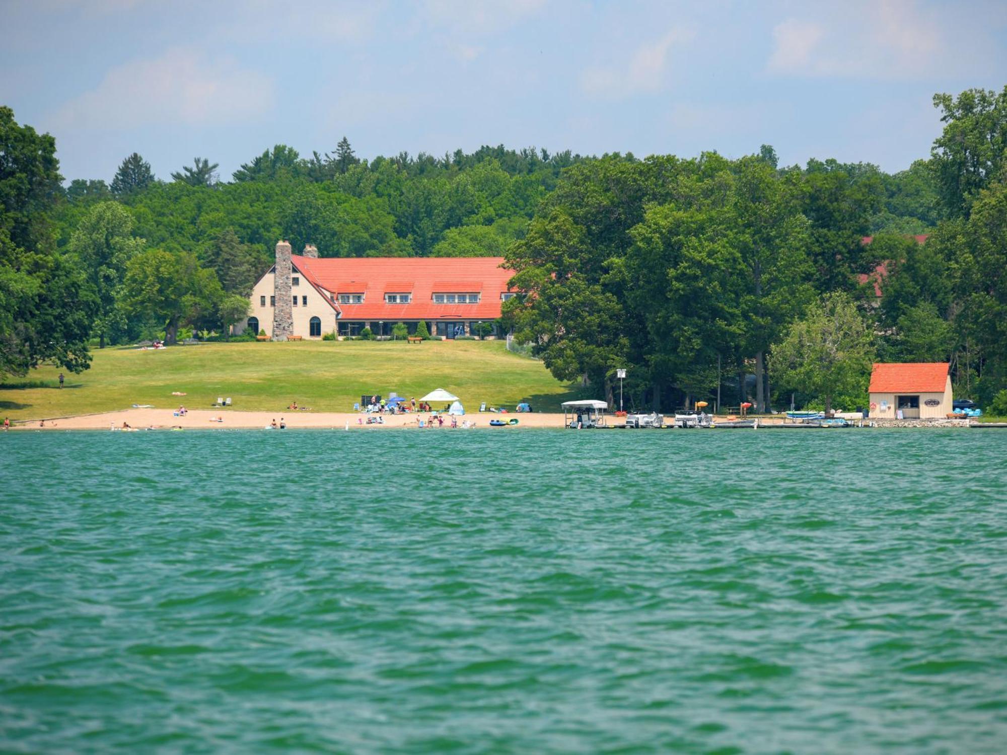 Potawatomi Inn & Cabins Angola Exteriör bild