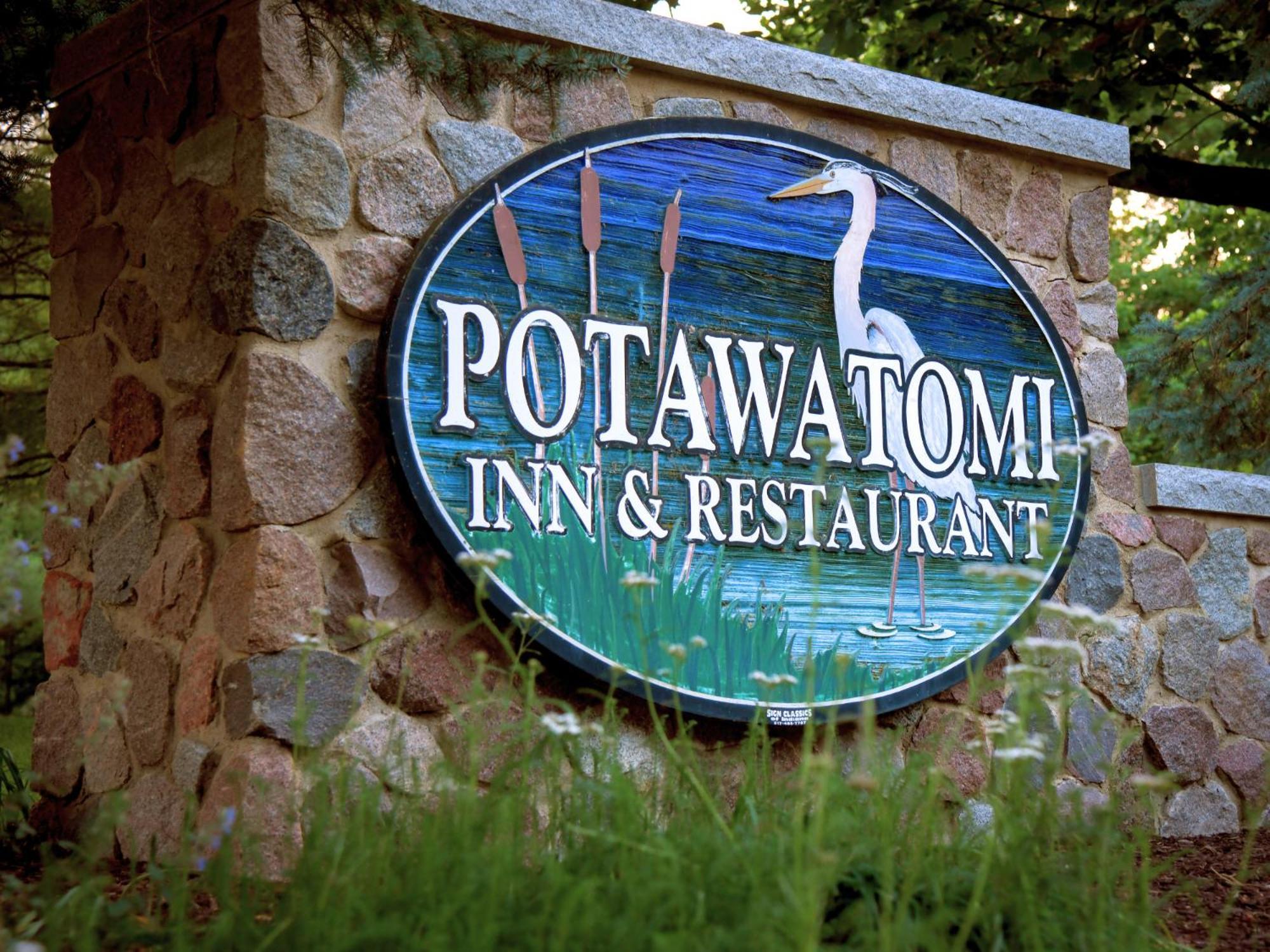 Potawatomi Inn & Cabins Angola Exteriör bild